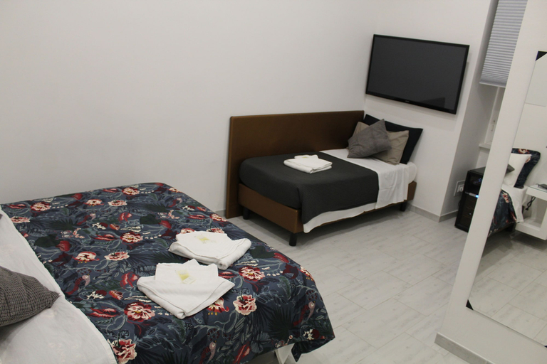Bedroom 2, Empire Suites, Roma