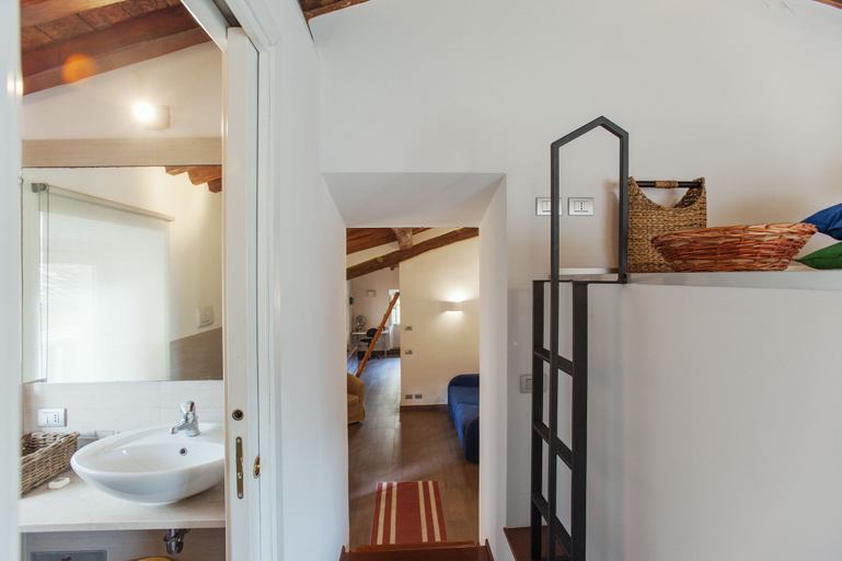 Others 4, Domizio - WR Apartments, Rome