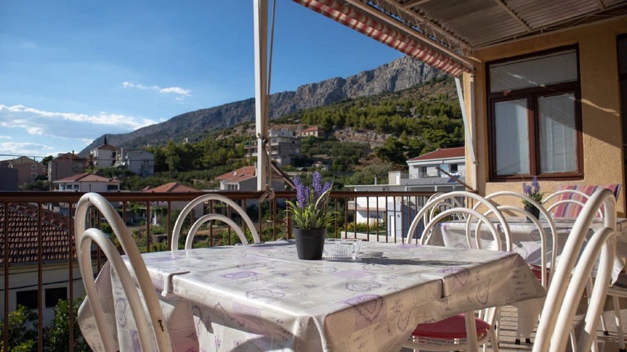 Food & Drinks, Apartment Belo, Dugi Rat