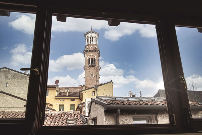 Exterior & Views 2, Relais Balcone di Giulietta, Verona
