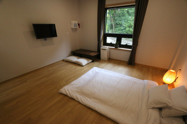 Bedroom 2, Daedunsan Hotel, Geumsan