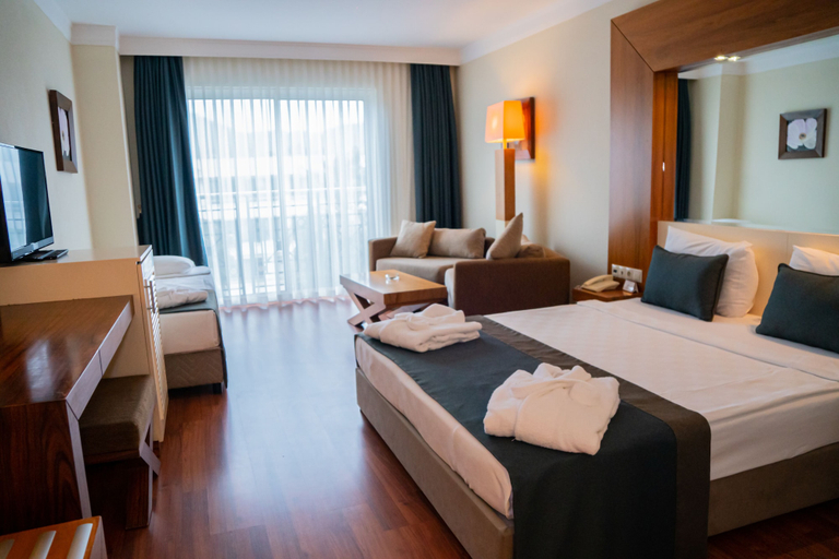 Bedroom 3, Meder Resort Hotel, Kemer