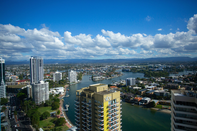 Exterior & Views 18
