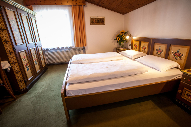 Bedroom 4, Hotel Ustaria Posta, Bolzano