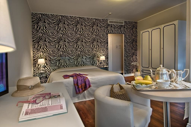 Bedroom 3, Hotel Principe Terme, Padua