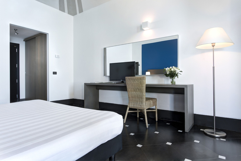 Bedroom 3, Hotel Punta San Martino, Genova