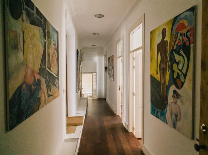Others 5, Asul B&B, Lisbon