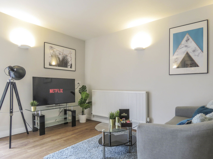 Others 5, Tudors eSuites Birmingham Apartments with Gated Parking, Birmingham