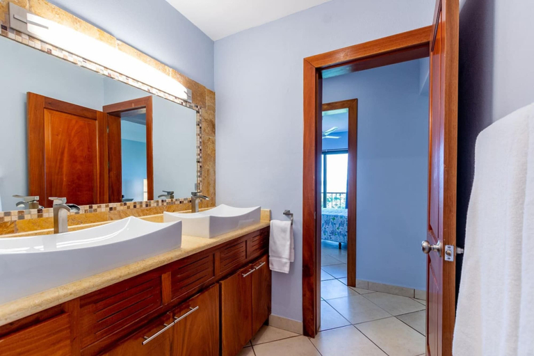 Bathroom 4, Ocean-View 2-BD Condo with Pool, Santa Cruz
