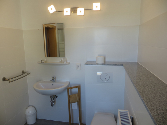 Bathroom 5, Heidehotel Letzlingen, Altmarkkreis Salzwedel