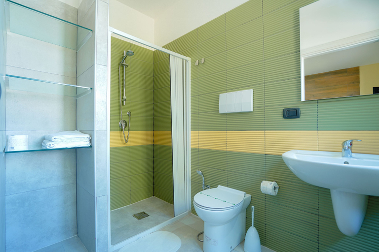 Bathroom, Villaggio Emmanuele, Foggia