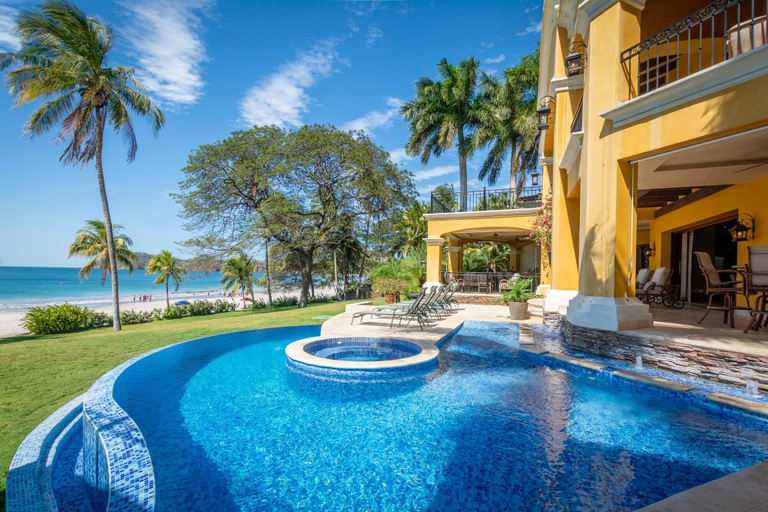 Sport & Beauty 5, Elegant Mediterranean-Style Mansion with Beachfront Views and Private Infinity Pool, Santa Cruz