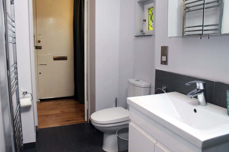 Bathroom 4, Silver Lining - Gilmore Place Apartment, Edinburgh