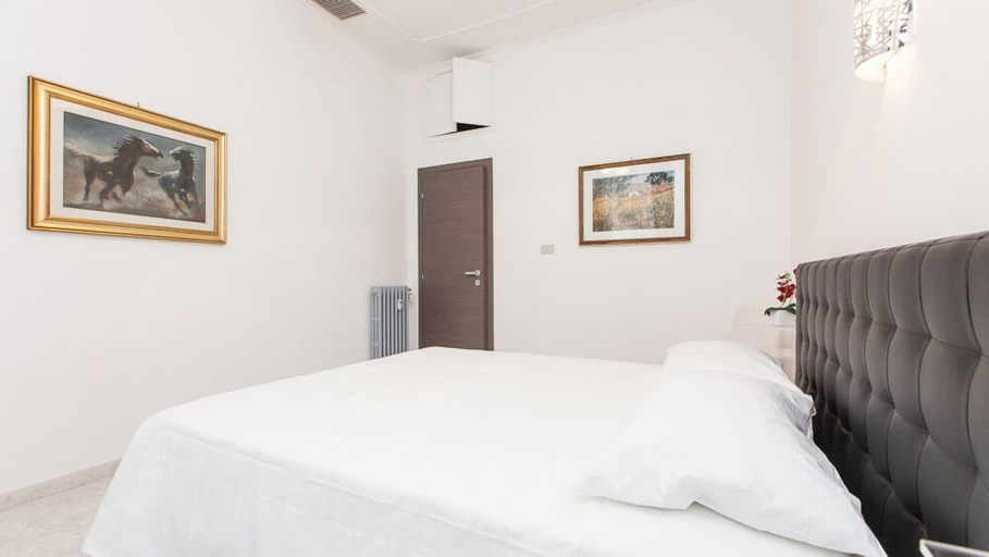 Bedroom 2, Apartop, Rome