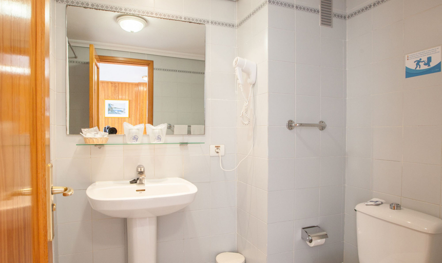 Bathroom 5, BLUESEA Lagos de Cesar, Santa Cruz de Tenerife