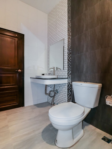 Bathroom 4, Baan Noppadol Hua Hin Loft Hotel, Hua Hin