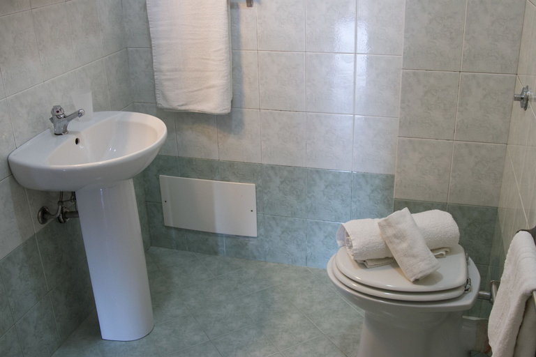 Bathroom 5, Residence Villa Santa Lucia, Palermo