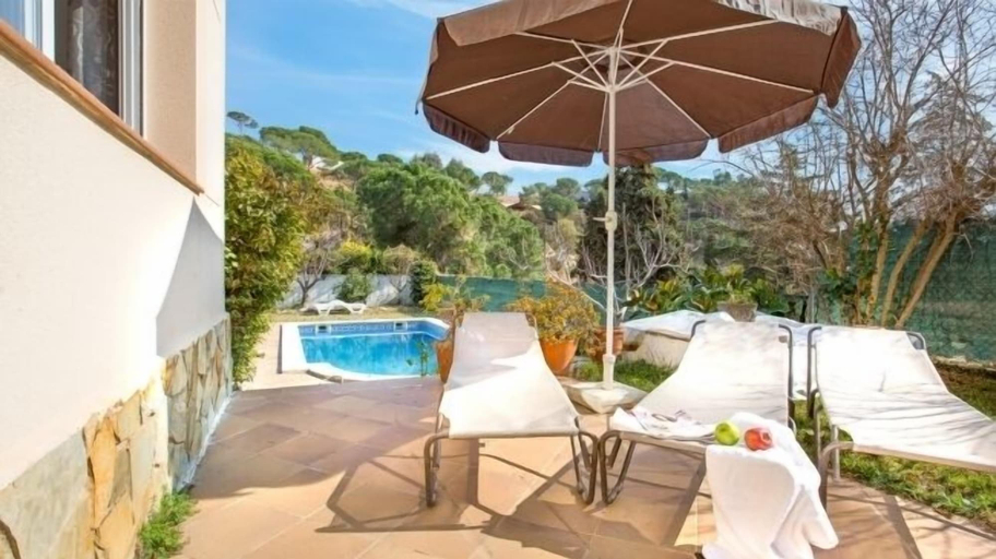 Others 5, Villa Lina, Girona