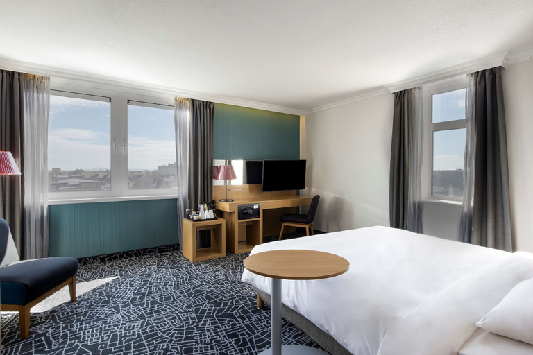 Bedroom 2, Radisson Hotel York, York
