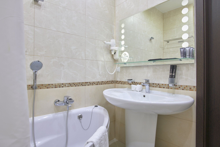 Bathroom 4, SPA HOTEL NEMO with dolphins, Kharkivs'ka