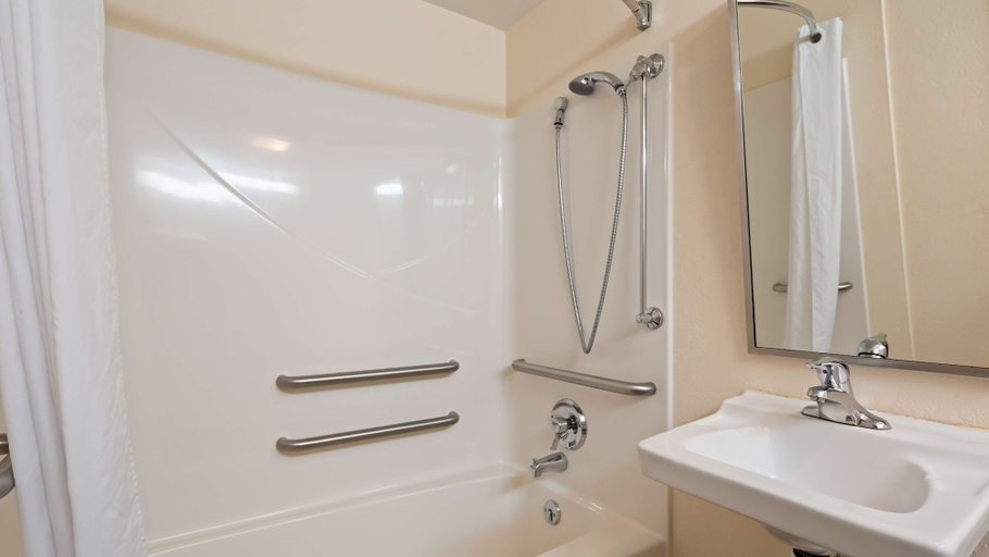 Bathroom 4, Best Western Nittany Inn Milroy, Mifflin