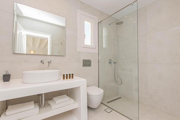 Bathroom 4, Overview Mykonos Apartments, South Aegean