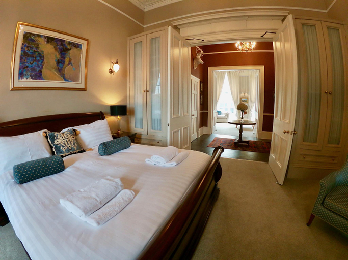 Bedroom 2, Escape To Edinburgh @ Albyn Place, Edinburgh