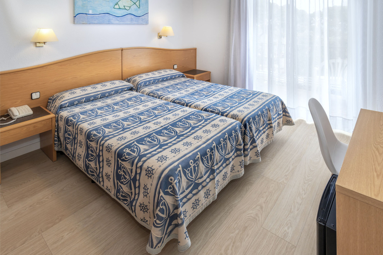 Bedroom 3, Hotel GHT Xaloc, Girona