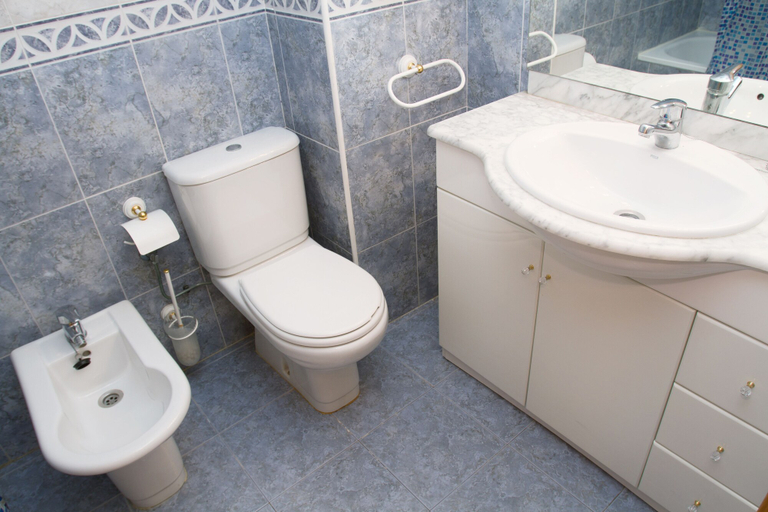 Bathroom 3, Apartamentos Larimar-46, Tarragona