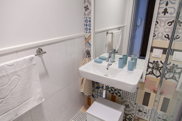 Bathroom 4, BC7 Apartments, Kraków City
