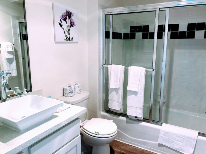 Bathroom 4, Luxury Suites - Heart of Beverly Hills, Los Angeles