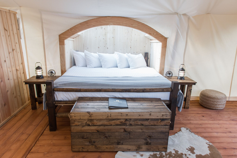Bedroom 3, Under Canvas Mount Rushmore, Pennington