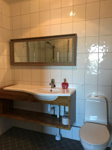 Bathroom 3, Vätternterrassen, Askersund