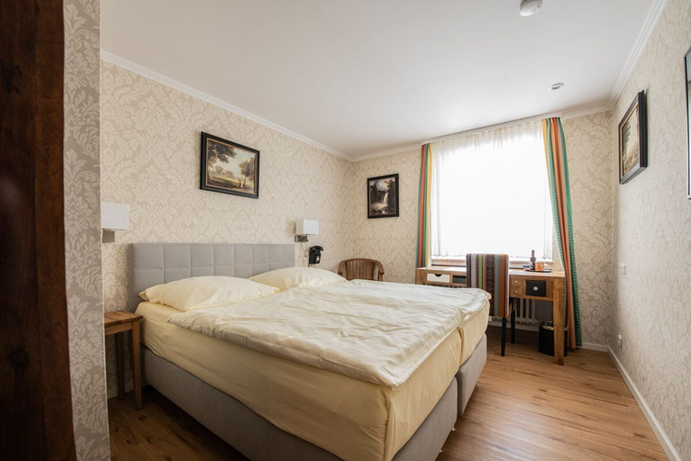 Bedroom 3, Kurfürstenhof, Bonn