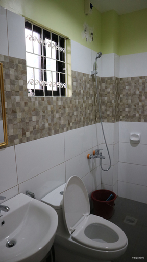 Bathroom 3, La Fela Pension House, Oslob