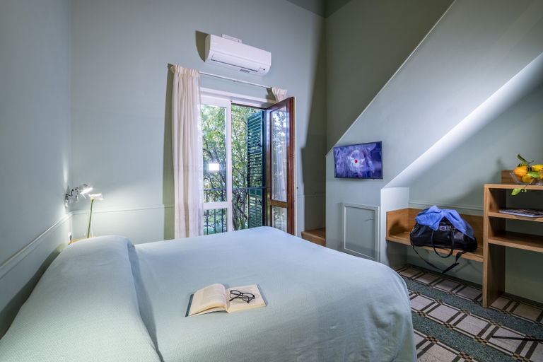 Bedroom 4, Il Roseto Resort, Napoli