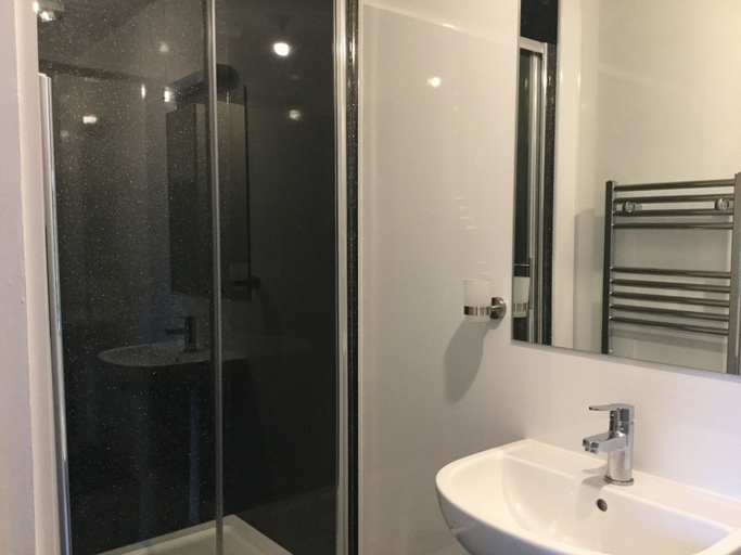 Bathroom 3, Oxgang Kitchen Bar & Rooms, Falkirk