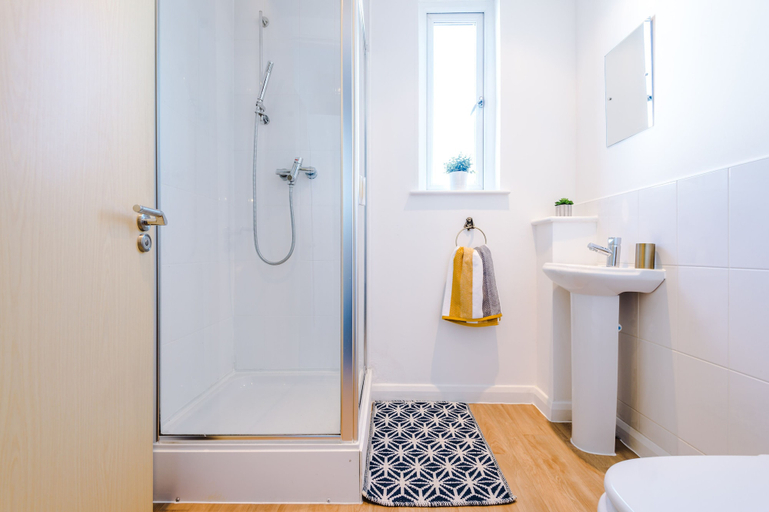 Bathroom 3, 3 Bed House Manchester by MCR Dens, Manchester