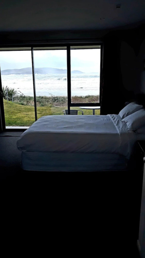 Bedroom 3, Curio Bay Salt House Motel, Southland