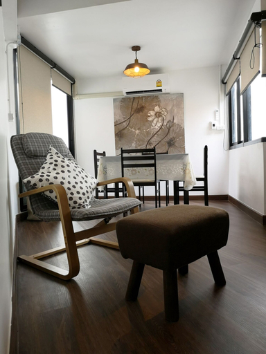 Others 5, Aunny House, Bang Rak