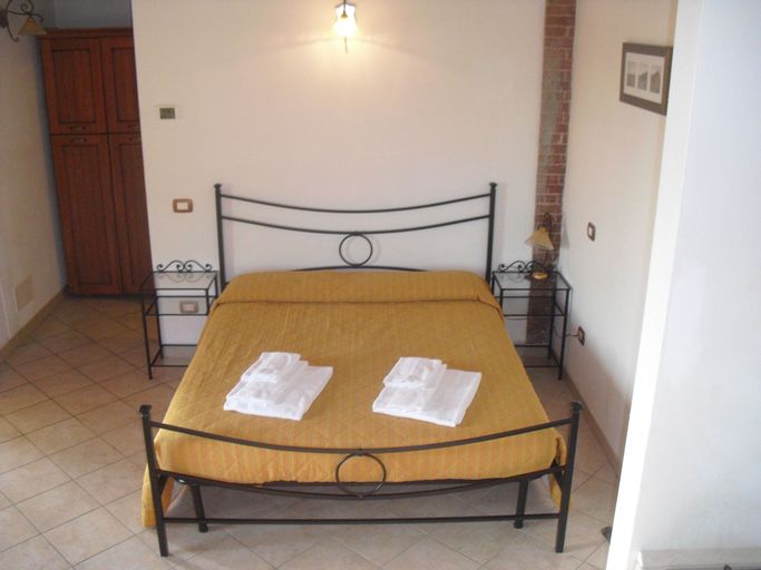 Bedroom 5, Oasi del grillo, Siena
