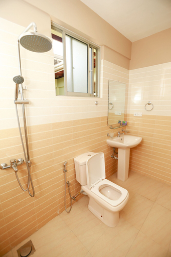 Bathroom 2, APL Apartments, Kelaniya