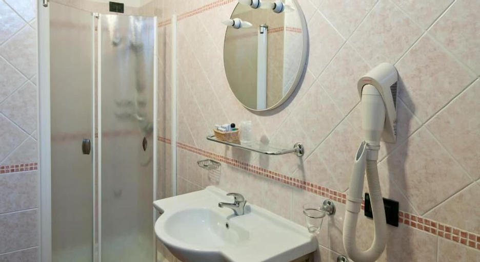 Bedroom 4, Hotel Blue Ribbon, Vercelli
