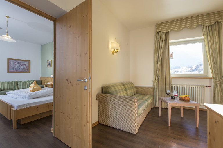 Bedroom 3, Aparthotel Kronplatz Luxury House, Bolzano