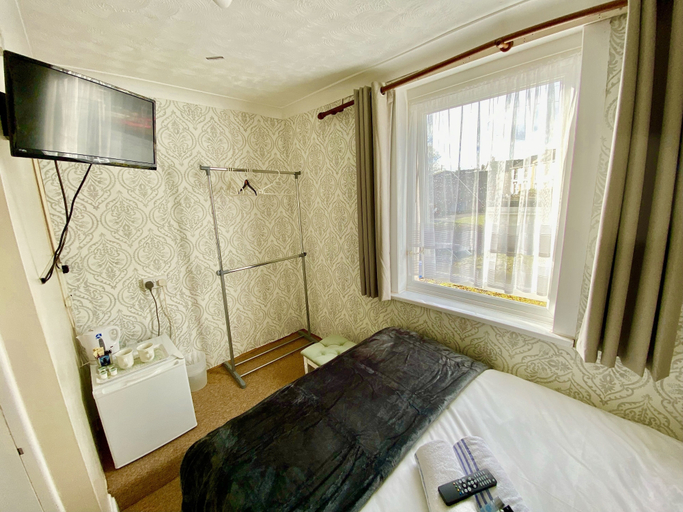 Bedroom 2, The Trouville, Torbay
