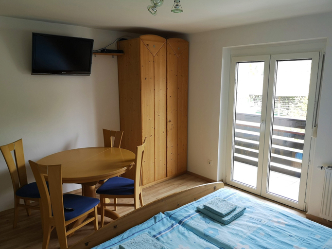 Bedroom 2, Apartments Znidar, Bohinj