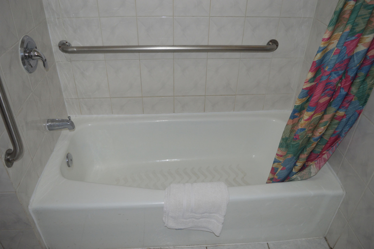 Bathroom 3, Eagle Inn Motel, Los Angeles