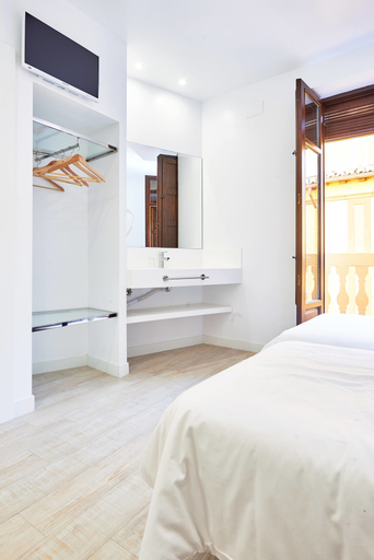 Bedroom 3, AMC Granada, Granada