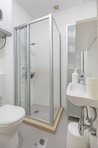 Bathroom 5, Booba Rooms, Dubrovnik