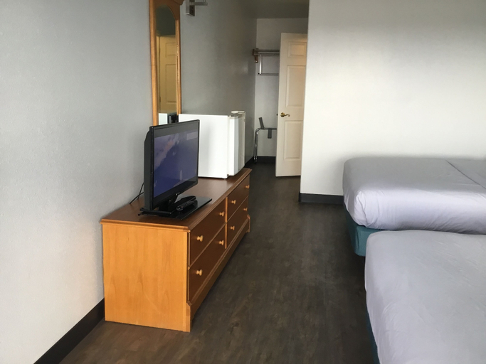 Bedroom 2, Motel 6 Baker City, OR, Baker